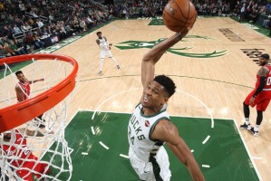  字母哥达成生涯第60次双十数据  