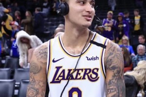  八村塁26分湖人险胜雷霆  