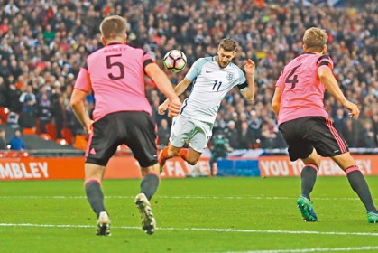  洛里昂边路传中制胜，高空轰炸斩获关键三分