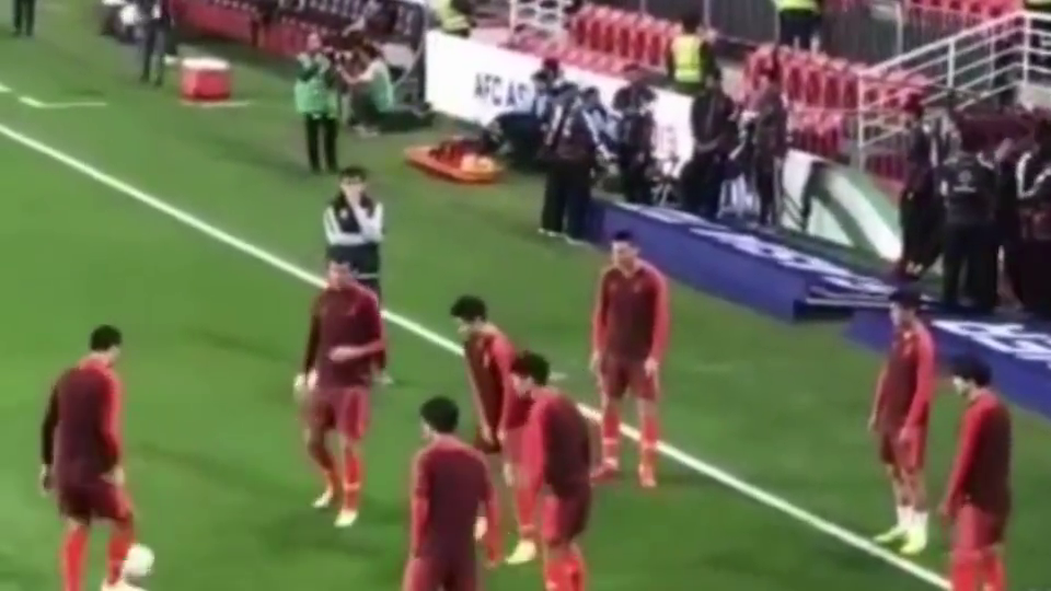  慕尼黑德比战火药味十足险冲突  