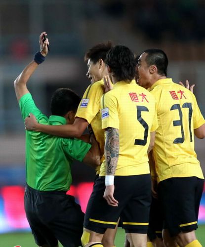  不莱梅主场球迷助威声中战胜弗赖堡振士气