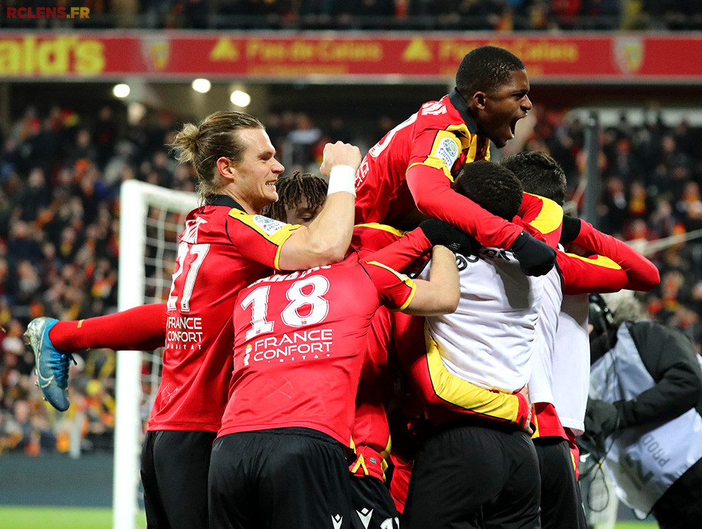  格勒诺布尔升班马立足防守