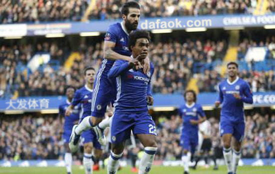 PA视讯游戏- 布伦特福德神奇保级，蜜蜂军团续写草根奇迹  